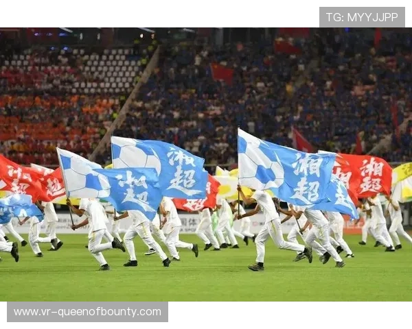 意甲开放日吸引数万球迷，训练基地互动体验升级